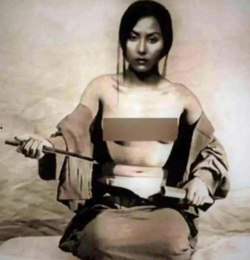 切腹自尽图片,悲壮与哀思的定格